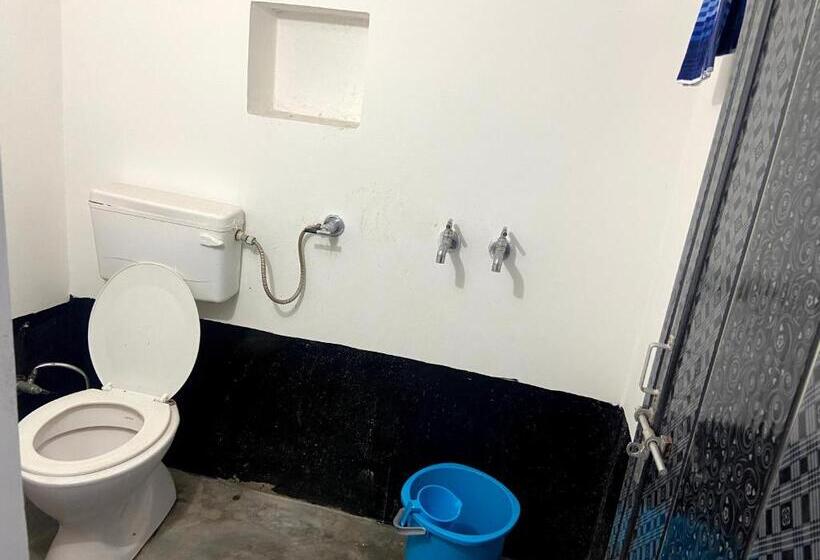 Quarto Quádruplo Estandar, Garuda Guest House