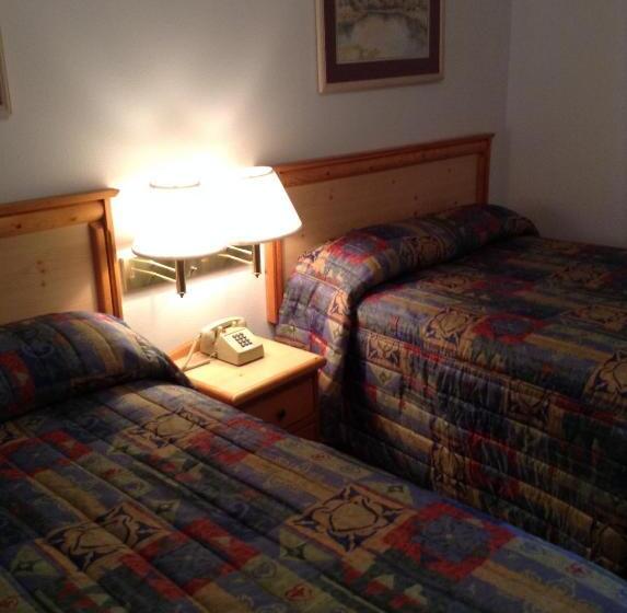 Номер Стандарт 2 Двуспальные Кровати, Central Motel