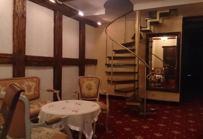آپارتمان 1 خوابه با بالکن, Mazurski Dwór