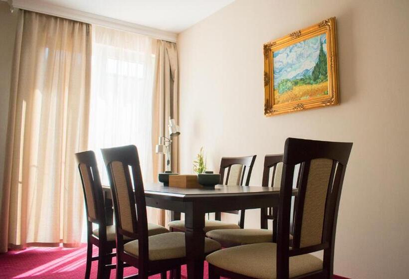 Люкс с Балконом, P4w Hotel Residence Szombathely