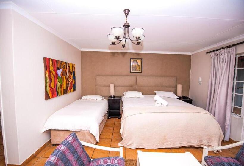 اتاق خانوادگی, Hutten Heights Lodge By Ilawu