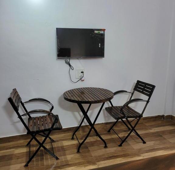 استودیو استاندارد با بالکن, Miranda Guest House By Rosh Hospitality