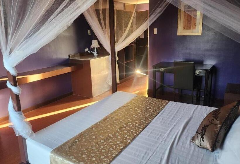Deluxe Room View Sea with Balcony, Palacio Puerto Princesa