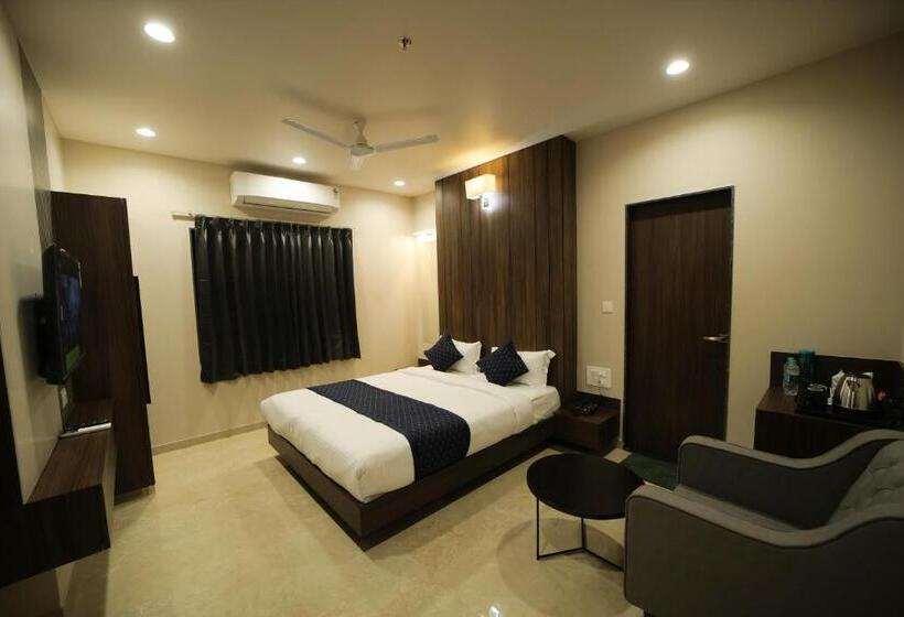 スーペリアールーム, Maruti Group Of Hotels   The Shivam