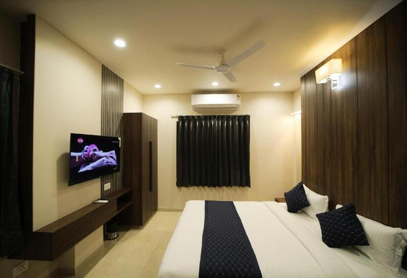 スーペリアールーム, Maruti Group Of Hotels   The Shivam