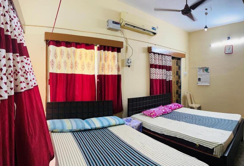 Номер Deluxe с Балконом, Sirvachur Madhurakalli Amman Guest House