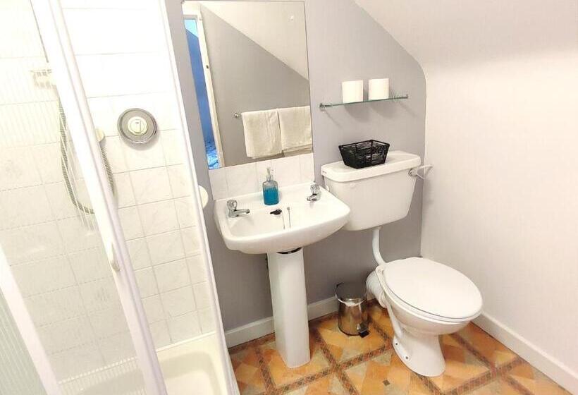 Номер Стандарт Вид на Море, Railway Lodge