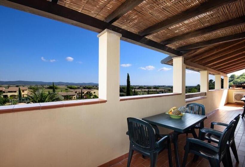 آپارتمان 1 خوابه با بالکن, Isa Apartments 4 Beds, First Floor With Private Outdoor Area, In Residence With Swimming Pool
