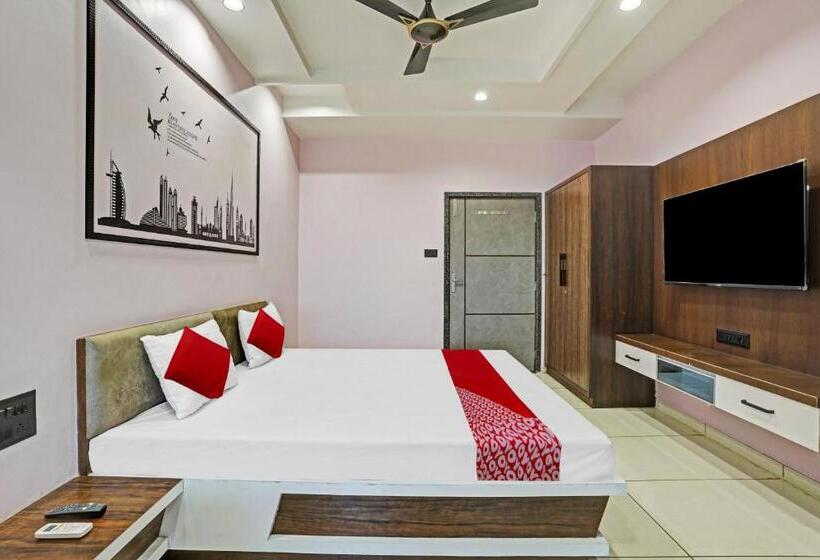 Трехместный Номер Классика, Oyo Flagship Hotel Barsana