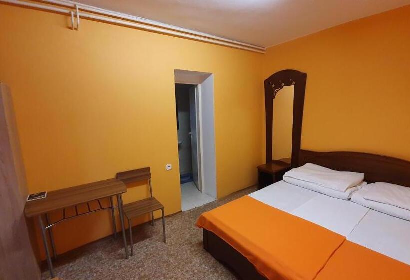 Quarto Triplo Estandar, Sšvp 1. Máj