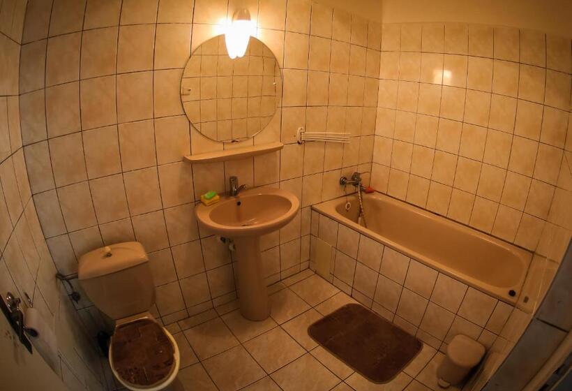 Номер Стандарт Трехместный, Sšvp 1. Máj