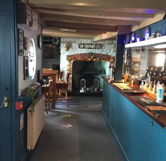 Номер Стандарт, The Ship Inn