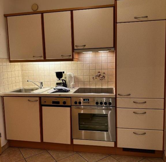 Apartamento 1 Dormitório com Sacada, Appartementhaus Birkenwald