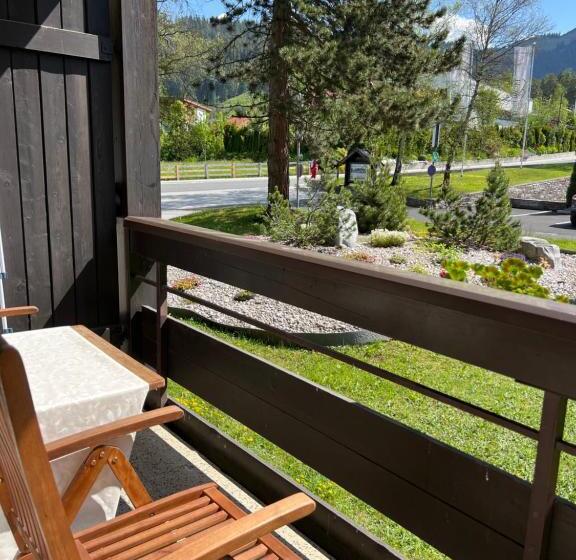 Apartamento 1 Dormitório com Sacada, Appartementhaus Birkenwald