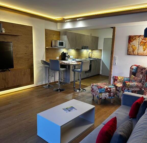 Apartamento 1 Dormitório com Sacada, Appartementhaus Birkenwald