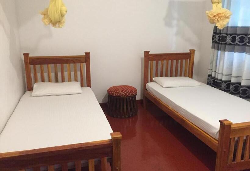 Номер Economy, Best Hostel Yala
