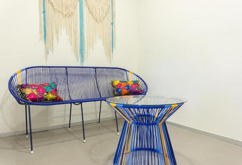 سوئیت جونیور با تراس, Boutique Casa Xaan