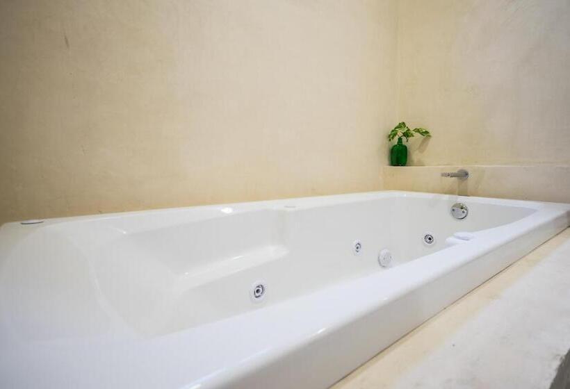 سوییت لوکس, Boutique Casa Xaan