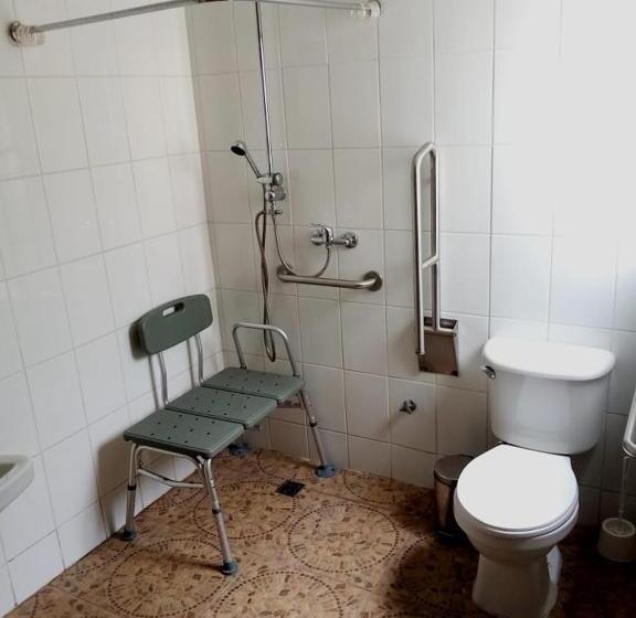 اتاق لوکس, Casa Avenida Alemania