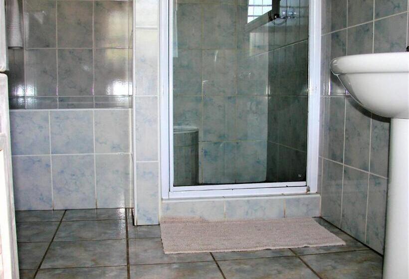 اتاق استاندارد, Room In Bb   Twin Room The Lions   Amarachi Bed Breakfast