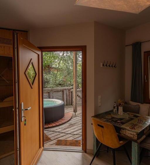 Номер Стандарт Вид на Озеро, Baumhaushotel Oberbayern