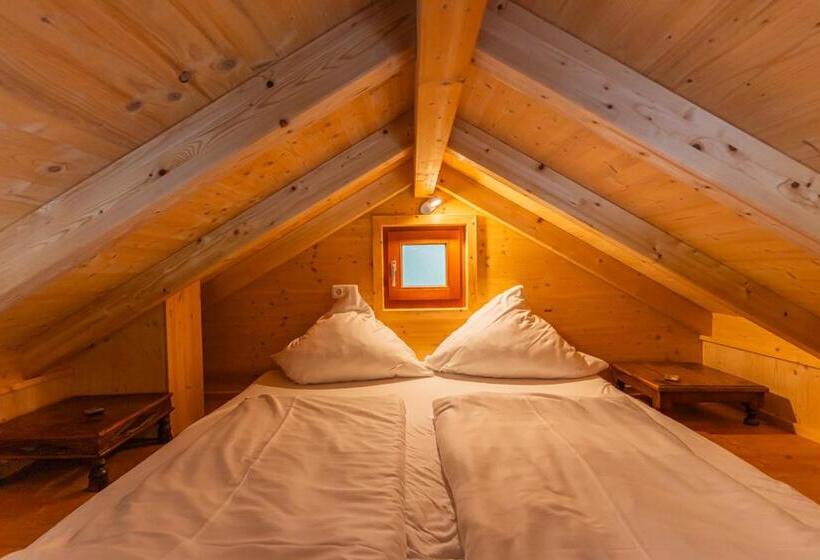 Номер Стандарт Вид на Озеро, Baumhaushotel Oberbayern