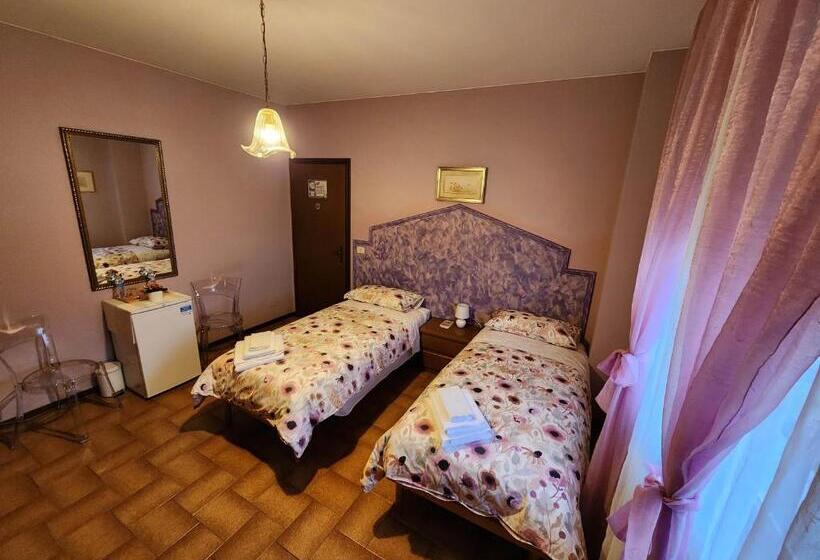 Номер Стандарт, Gold B&b