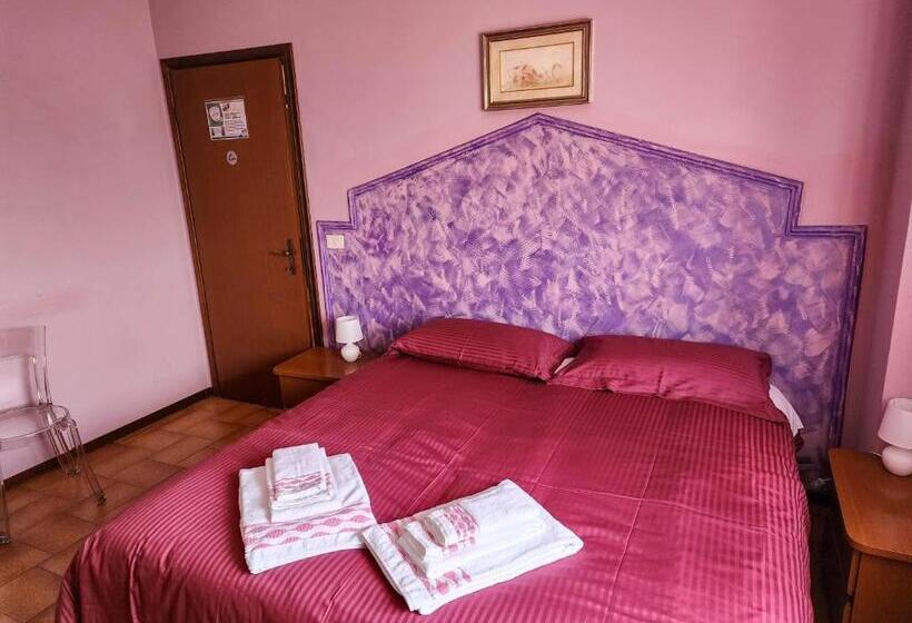 Номер Стандарт, Gold B&b