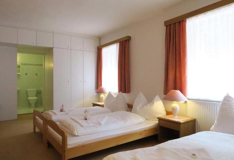 اتاق استاندارد سه نفره, Horský Pension Gendorf