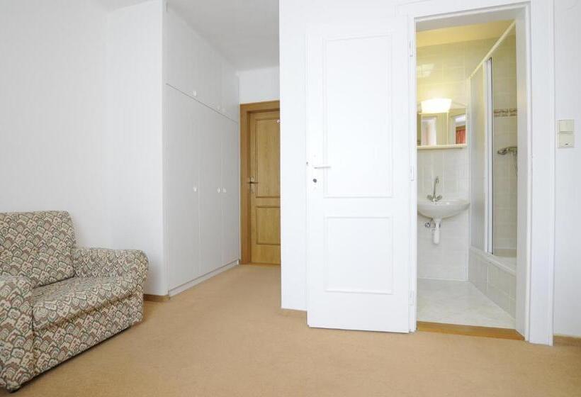 اتاق لوکس سه تخته, Horský Pension Gendorf