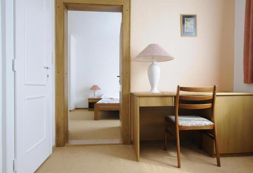 اتاق لوکس سه تخته, Horský Pension Gendorf