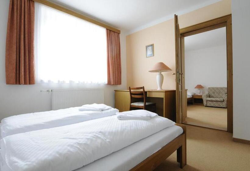 اتاق لوکس سه تخته, Horský Pension Gendorf