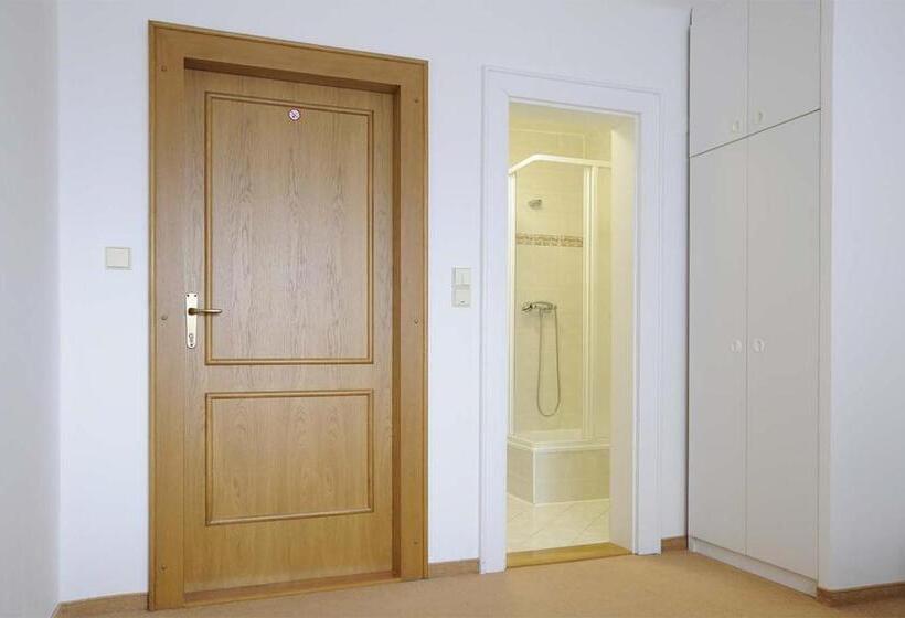 اتاق لوکس سه تخته, Horský Pension Gendorf