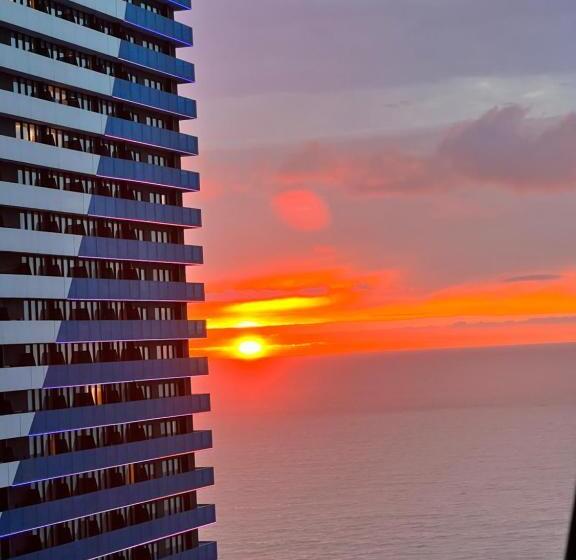 استودیوی استاندارد با چشم‌انداز دریا, Orbi Citi Black Sea View Apart