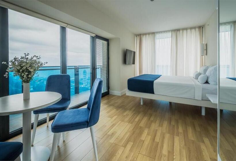 استودیوی سوپریور, Orbi Citi Black Sea View Apart