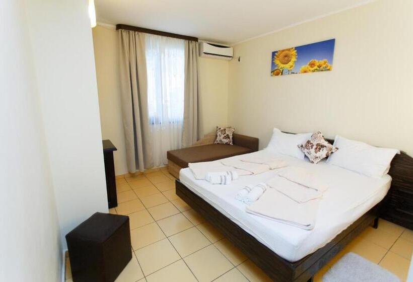 اتاق استاندارد سه نفره, Vila Sandra