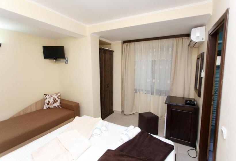 اتاق استاندارد سه نفره, Vila Sandra