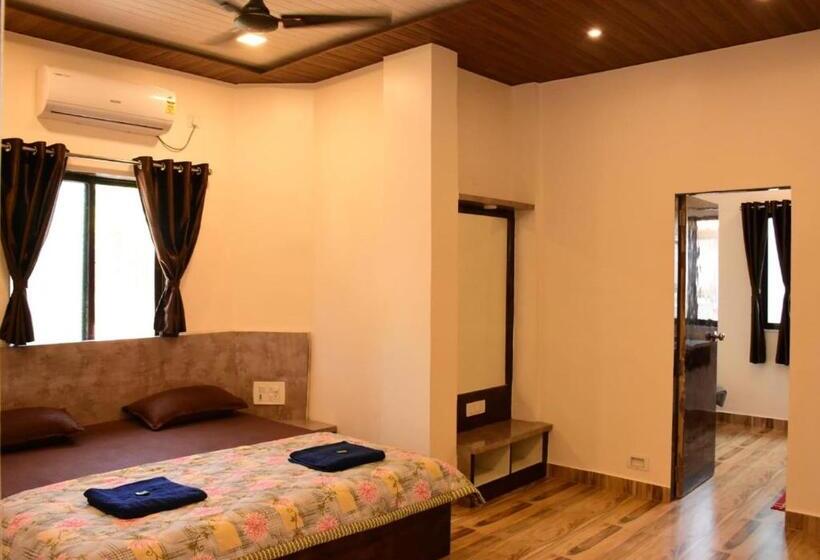 Номер Deluxe, Suyog Matheran