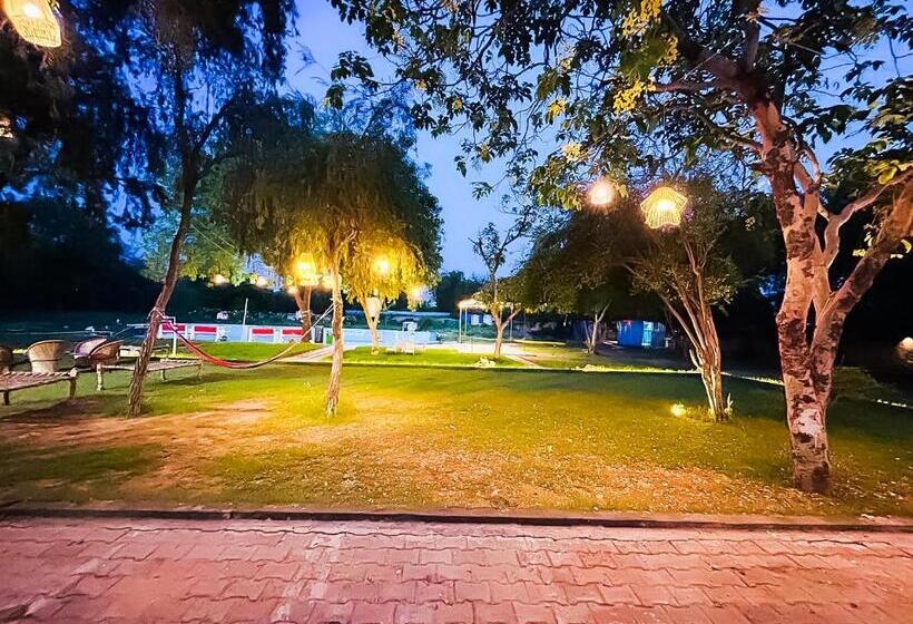 Вилла с 1 спальней и бассейном, Willow Farm   Sohna  Gurgoan Road