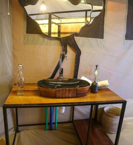اتاق راحتی سه تخته, Ndoto Serengeti Camp