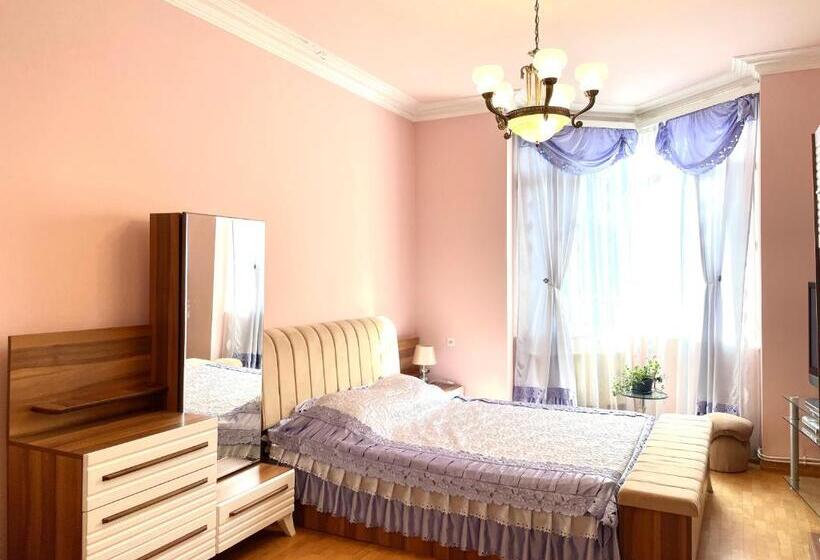 اتاق استاندارد, Central Guesthouse