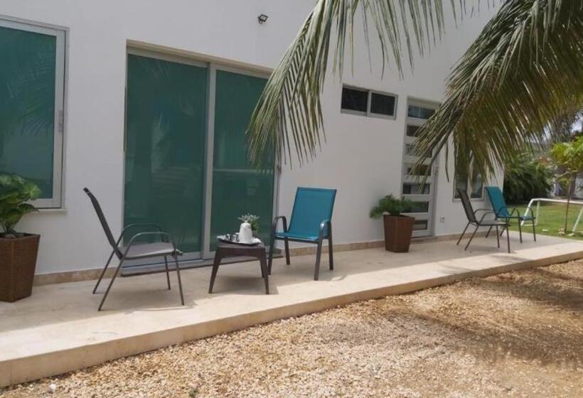 Quarto Deluxe, Casa Romero