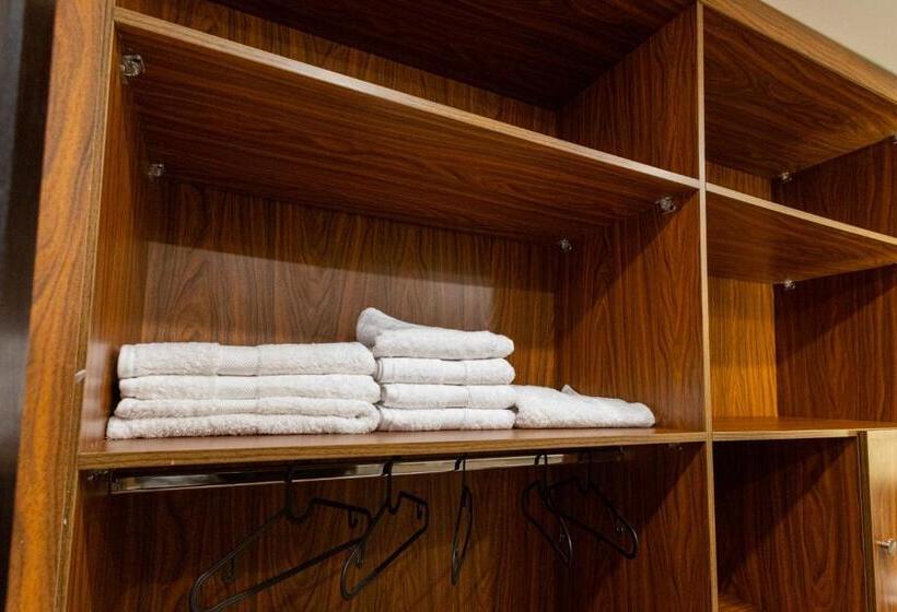 استودیو استاندارد با تراس, Marron Serviced Studios And Rooms