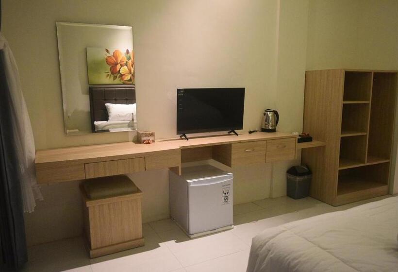 Номер Стандарт Вид на Бассейн, Ketut Joglo Guest House