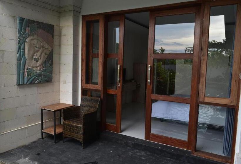 Номер Стандарт Вид на Бассейн, Ketut Joglo Guest House
