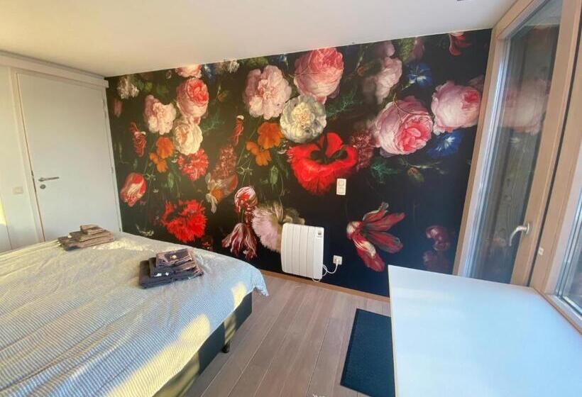 غرفة قياسية, Chambres Perchees