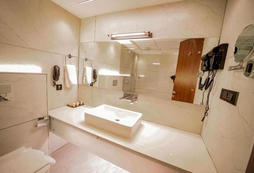 Quarto Deluxe, Cordial Sopanam