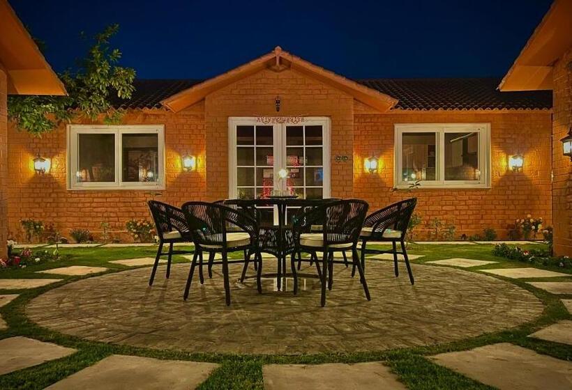 Вилла с 1 спальней и бассейном, Sukriti Farmhouse, Cottage Theme Stay In Ncr