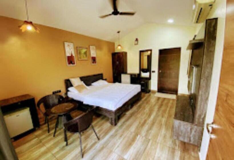 带大床的标准间, Jimira Resort , Shivrajpur