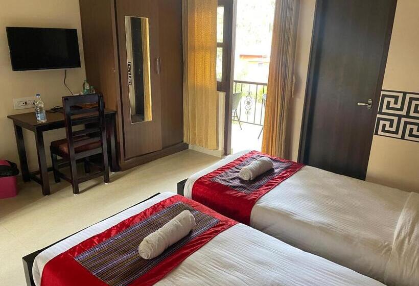带阳台的三人标准间, Menlha Wellness Resort